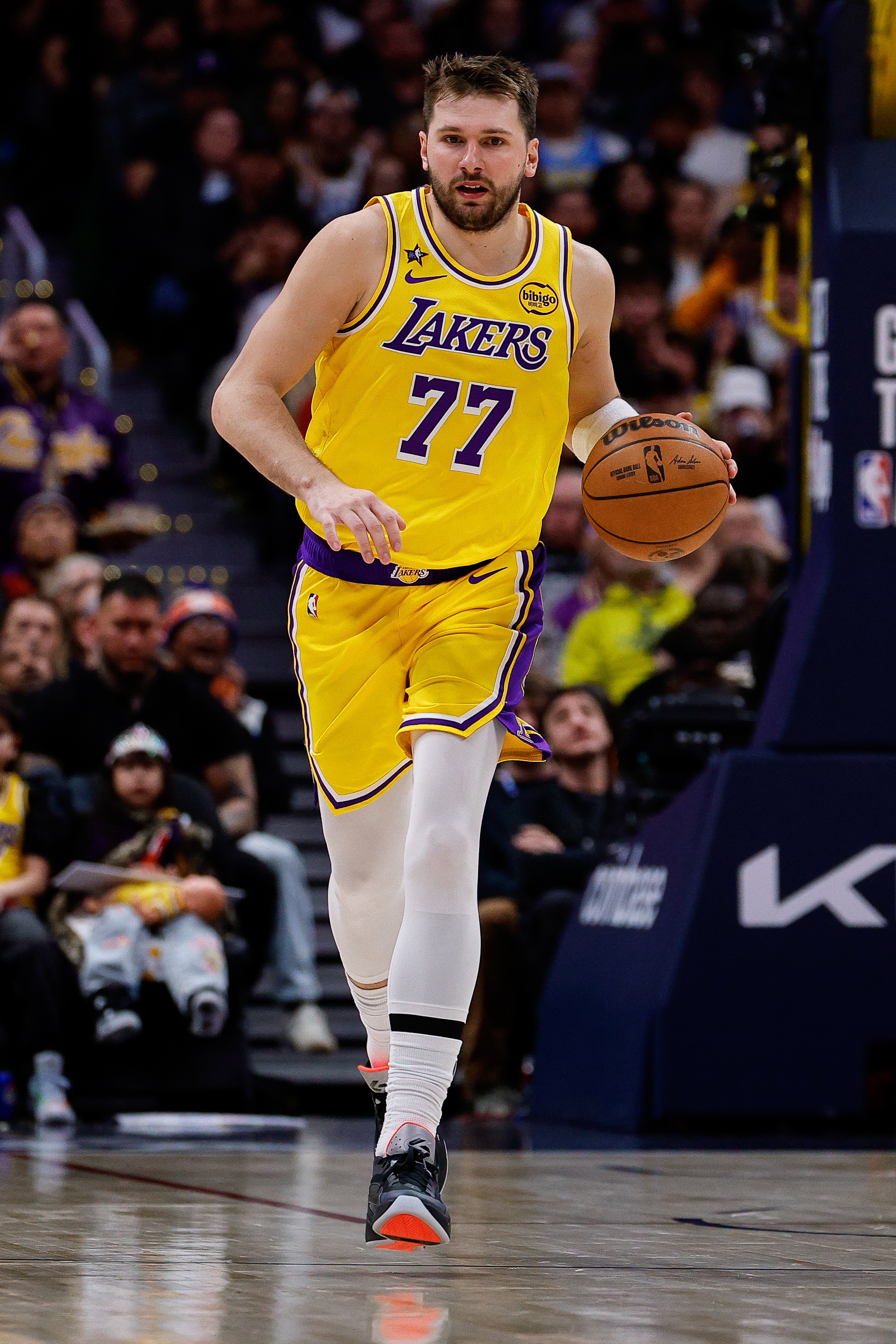 东契奇加盟湖人后战掘金3胜0负！场均33.7分10.3板8助2.7断0.7帽